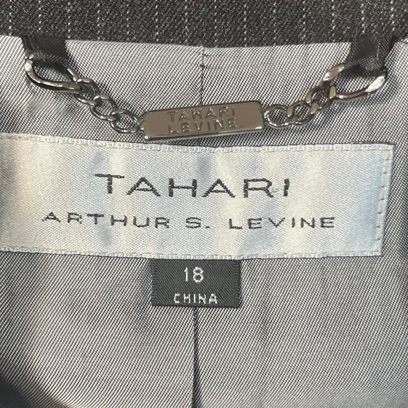 NWT Tahari Arthur S Levine Charcoal Pinstripe Double Button Suit Jacket Size 18 - Picture 10 of 12